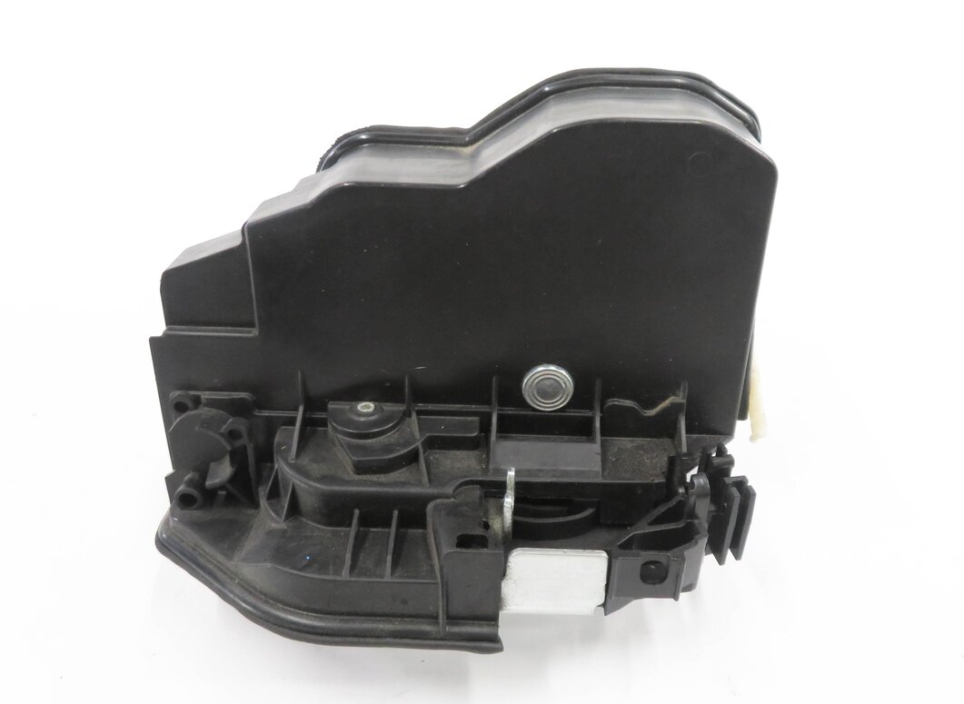 10-18 BMW E90 F30 F32 E60 F10 F01 F25 F26 E70 E71 - RIGHT SIDE REAR DOOR LATCH