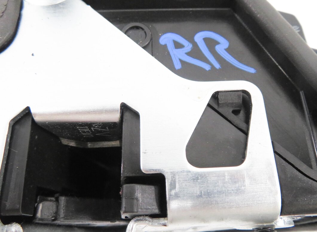 Thumbnail 5: 10-18 BMW E90 F30 F32 E60 F10 F01 F25 F26 E70 E71 - RIGHT SIDE REAR DOOR LATCH