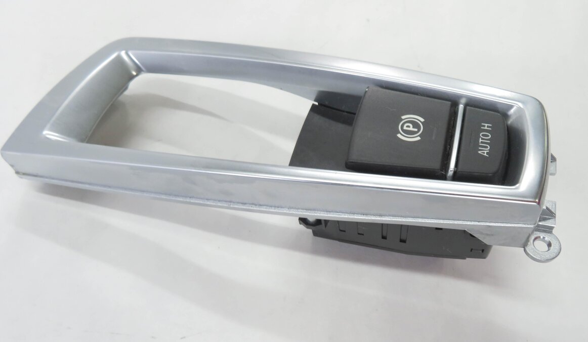 Thumbnail 3: 2011 BMW 535iGT (F07) SHIFTER TRIM w/ PAKRING BRAKE & AUTO H SWITCH BUTTON