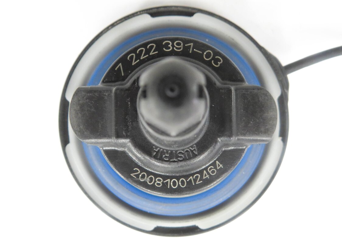 Thumbnail 5: 2011 BMW 535iGT (F07) GAS CAP FUEL TANK FILLER SCREW TOP LID