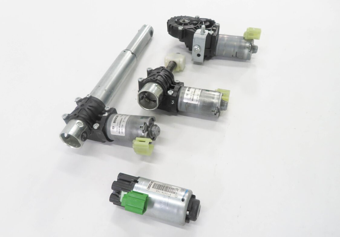 Thumbnail 2: 2011 BMW 535iGT (F07) RIGHT FRONT PASSENGER POWER SEAT ADJUSTMENT MOTOR SET-4