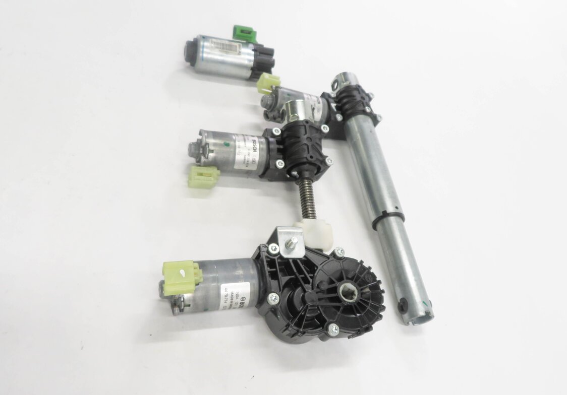 Thumbnail 3: 2011 BMW 535iGT (F07) RIGHT FRONT PASSENGER POWER SEAT ADJUSTMENT MOTOR SET-4