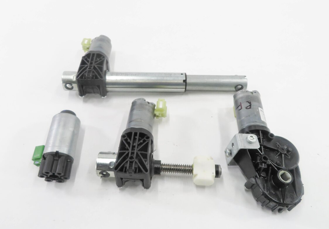 Thumbnail 4: 2011 BMW 535iGT (F07) RIGHT FRONT PASSENGER POWER SEAT ADJUSTMENT MOTOR SET-4