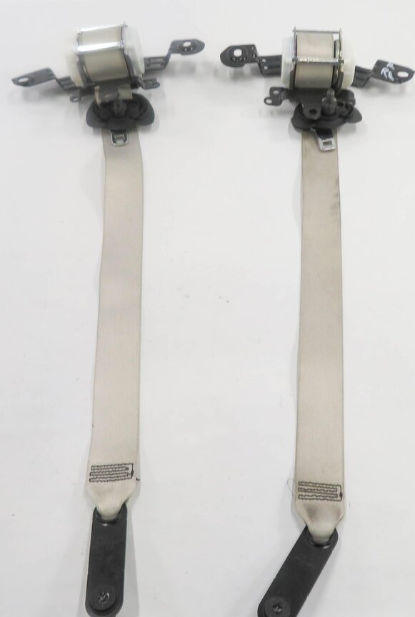 2011 BMW 535iGT (F07) REAR LEFT & RIGHT SEAT SEATBELT RETRACTOR SET-2 (IVORY)