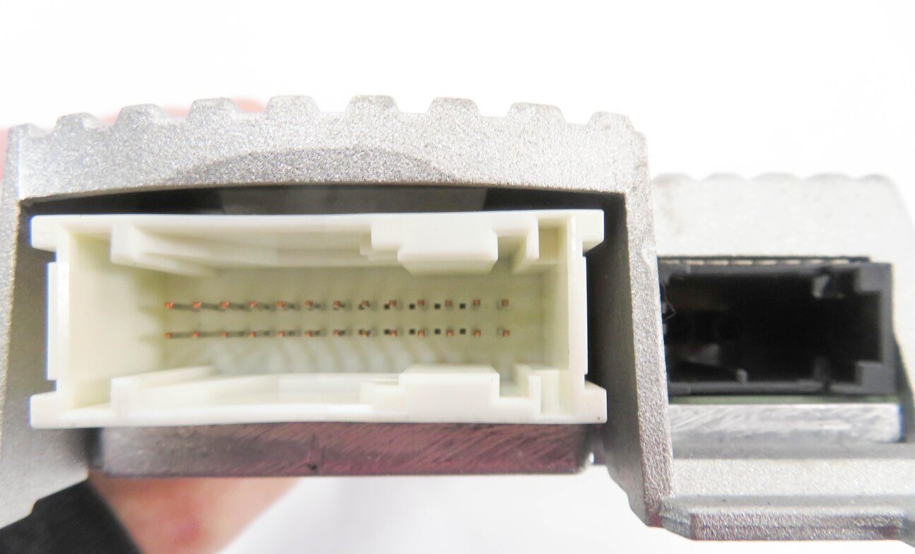 Thumbnail 8: 2011 BMW 535iGT (F07) BLUETOOTH TELEMATICS COMMUNICATION COMBOX CONTROL MODULE
