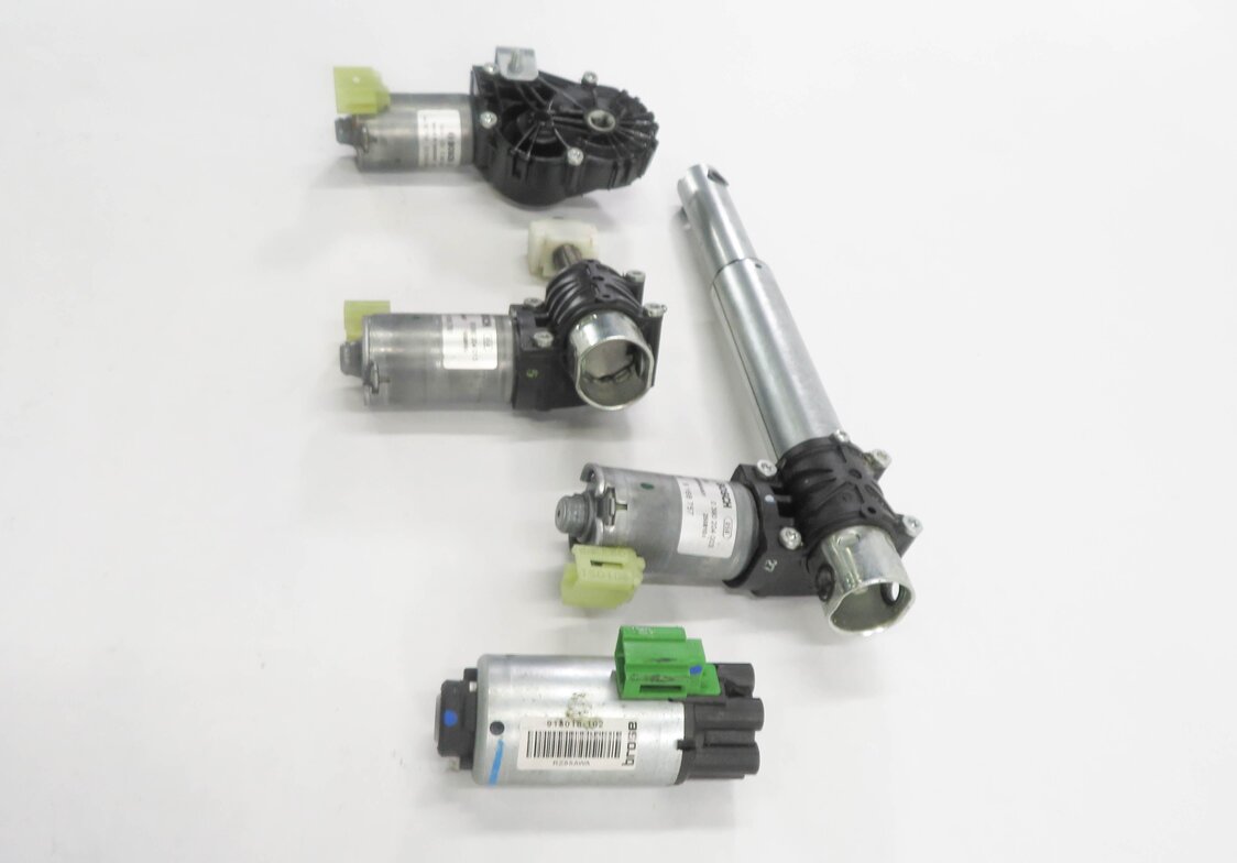 Thumbnail 2: 2011 BMW 535iGT (F07) LEFT FRONT DRIVER POWER SEAT ADJUSTMENT MOTOR SET-4