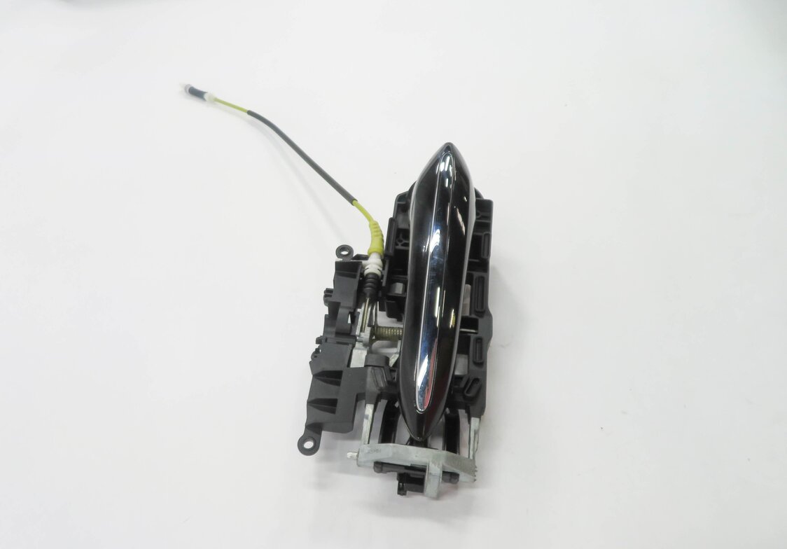 Thumbnail 2: 2010-2017 BMW 535iGT 550iGT (F07) RIGHT SIDE REAR DOOR HANDLE (BLACK 475)