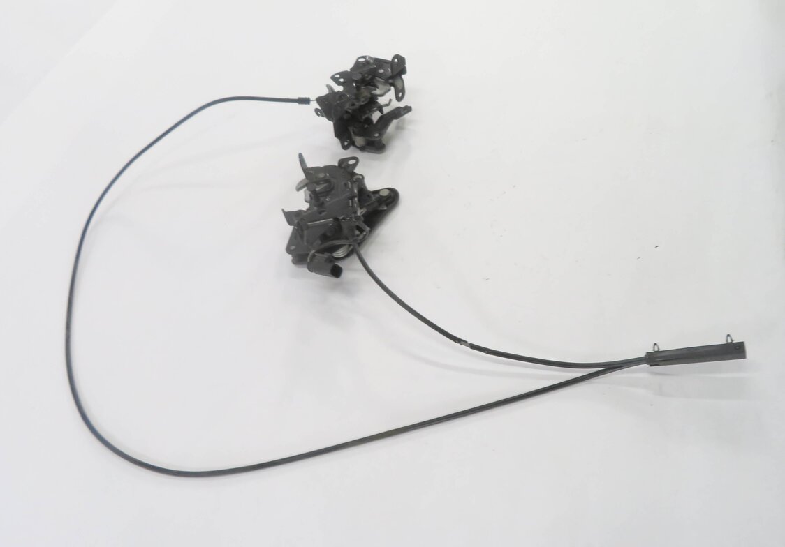 Thumbnail 3: 2011 BMW 535iGT (F07) FRONT LEFT & RIGHT LOWER HOOD LOCK LATCH SET-2