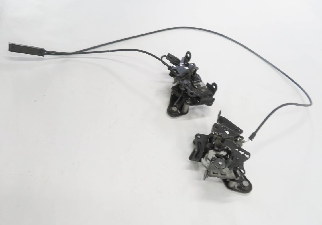 Thumbnail 4: 2011 BMW 535iGT (F07) FRONT LEFT & RIGHT LOWER HOOD LOCK LATCH SET-2