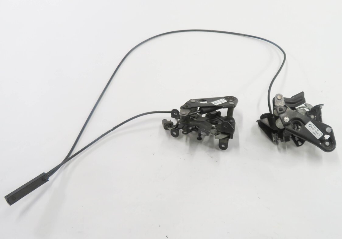 Thumbnail 5: 2011 BMW 535iGT (F07) FRONT LEFT & RIGHT LOWER HOOD LOCK LATCH SET-2