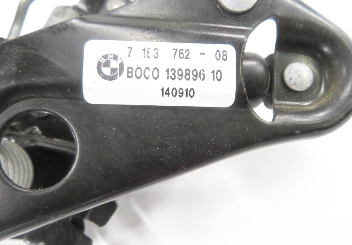 Thumbnail 6: 2011 BMW 535iGT (F07) FRONT LEFT & RIGHT LOWER HOOD LOCK LATCH SET-2