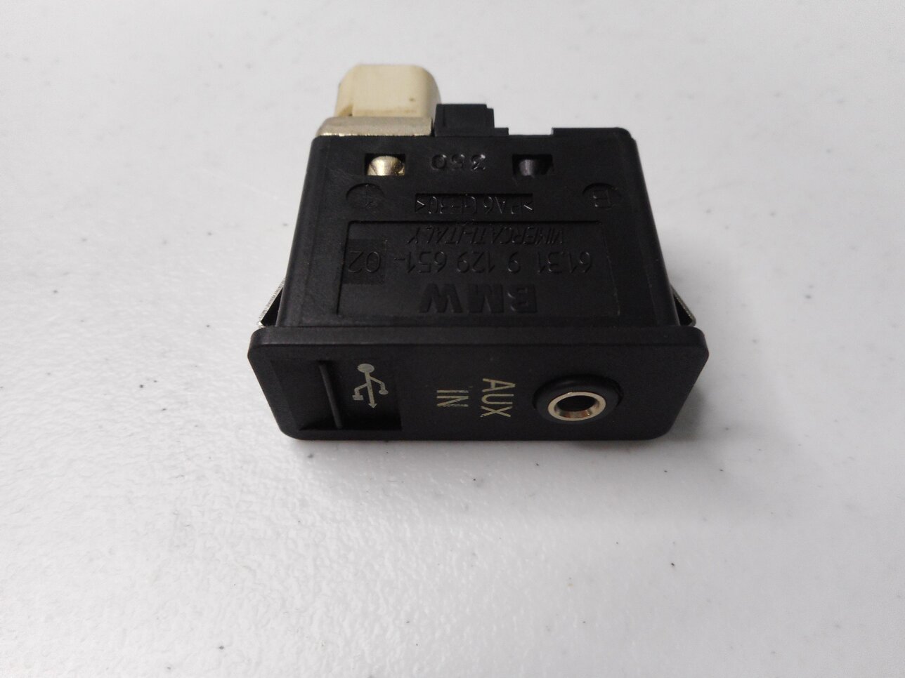 Thumbnail 5: 2011 BMW 535iGT (F07) RADIO STEREO AUX AUXILIARY AUDIO IN INPUT JACK w/ USB