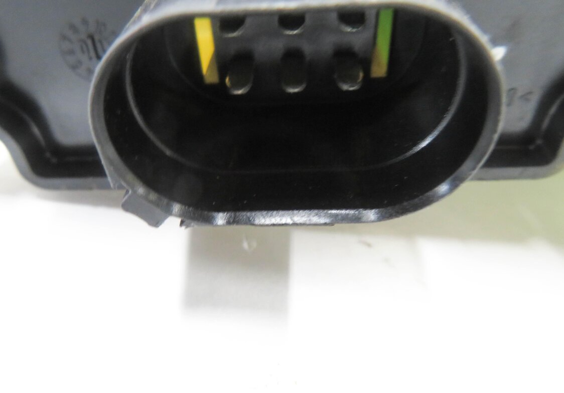 Thumbnail 5: 2010-2017 BMW 535iGT 550iGT (F07) RIGHT SIDE REAR DOOR WINDOW REGULATOR w/ MOTOR