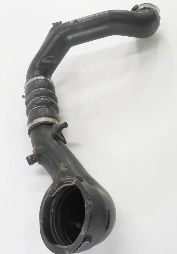 Thumbnail 3: 2011 BMW 535iGT (F07) 3.0L N55 ENGINE - AIR INTAKE INDUCTION TRACT HOSE PIPE