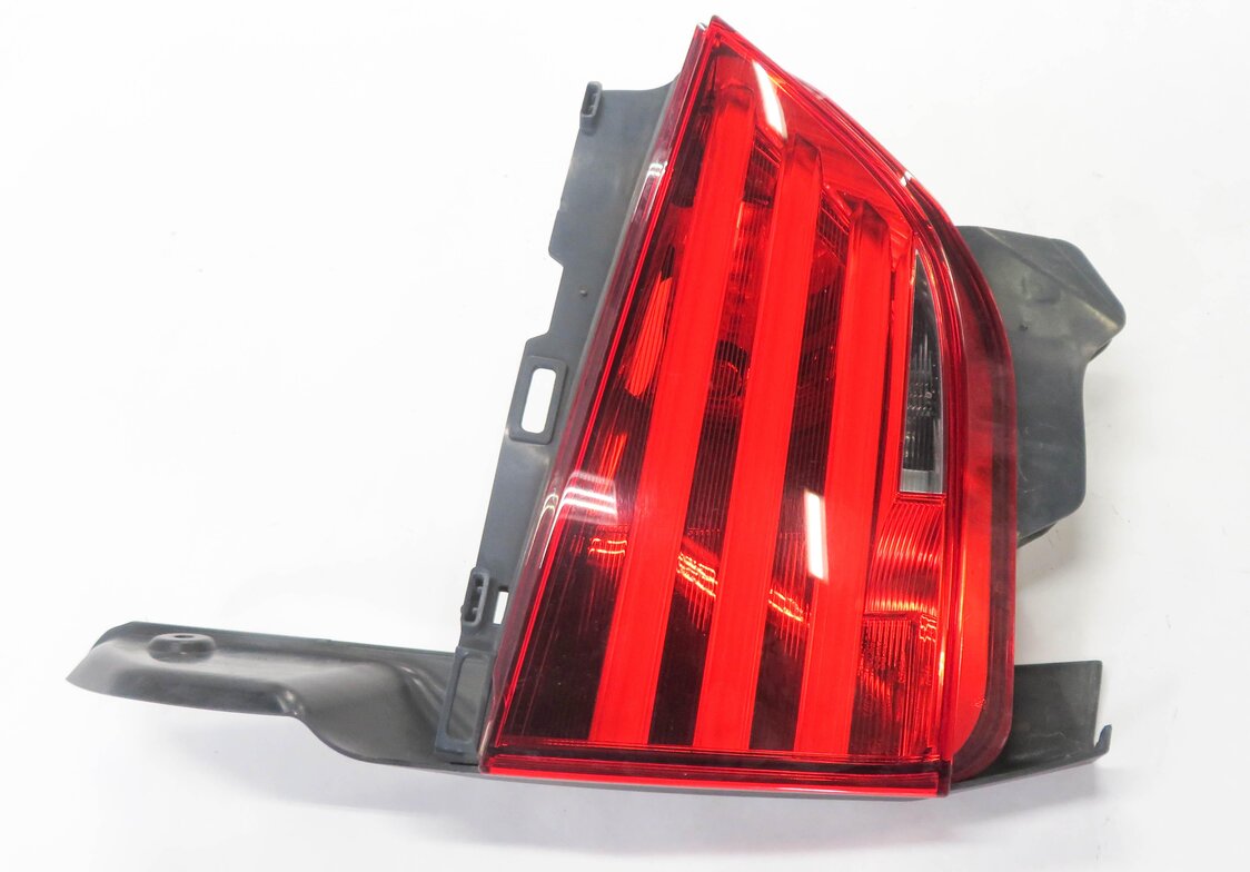 Thumbnail 4: 2010-2013 BMW 535iGT 550iGT (F07) LEFT DRIVER TRUNK LID TAILLIGHT LIGHT LAMP