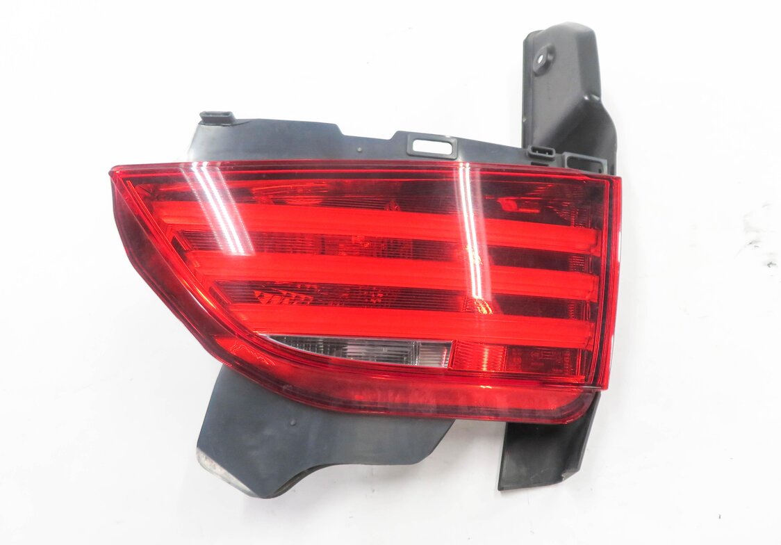 2010-2013 BMW 535iGT 550iGT (F07) RIGHT PASSENGER TRUNK LID TAILLIGHT LIGHT LAMP
