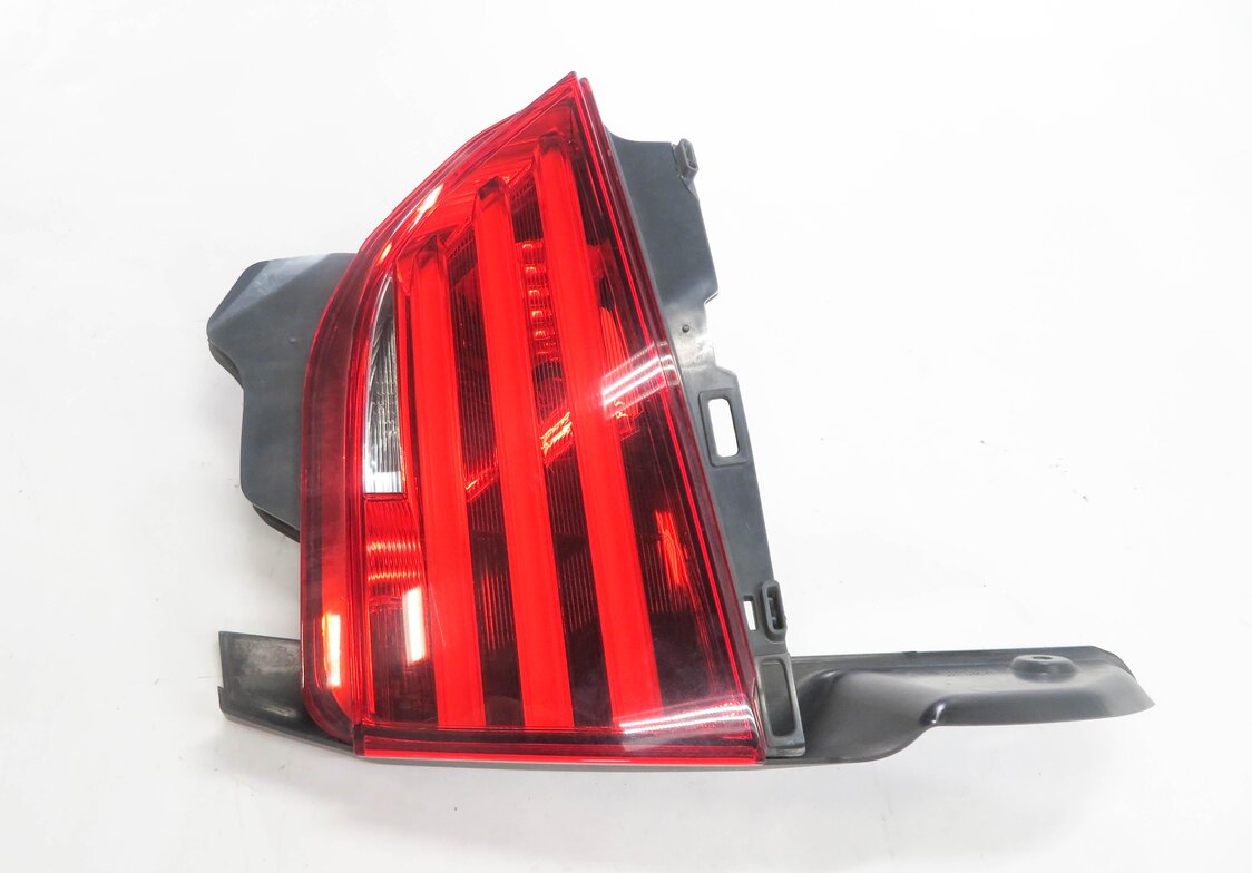 Thumbnail 3: 2010-2013 BMW 535iGT 550iGT (F07) RIGHT PASSENGER TRUNK LID TAILLIGHT LIGHT LAMP