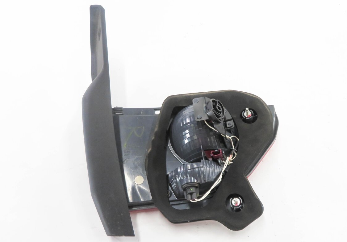 Thumbnail 6: 2010-2013 BMW 535iGT 550iGT (F07) RIGHT PASSENGER TRUNK LID TAILLIGHT LIGHT LAMP