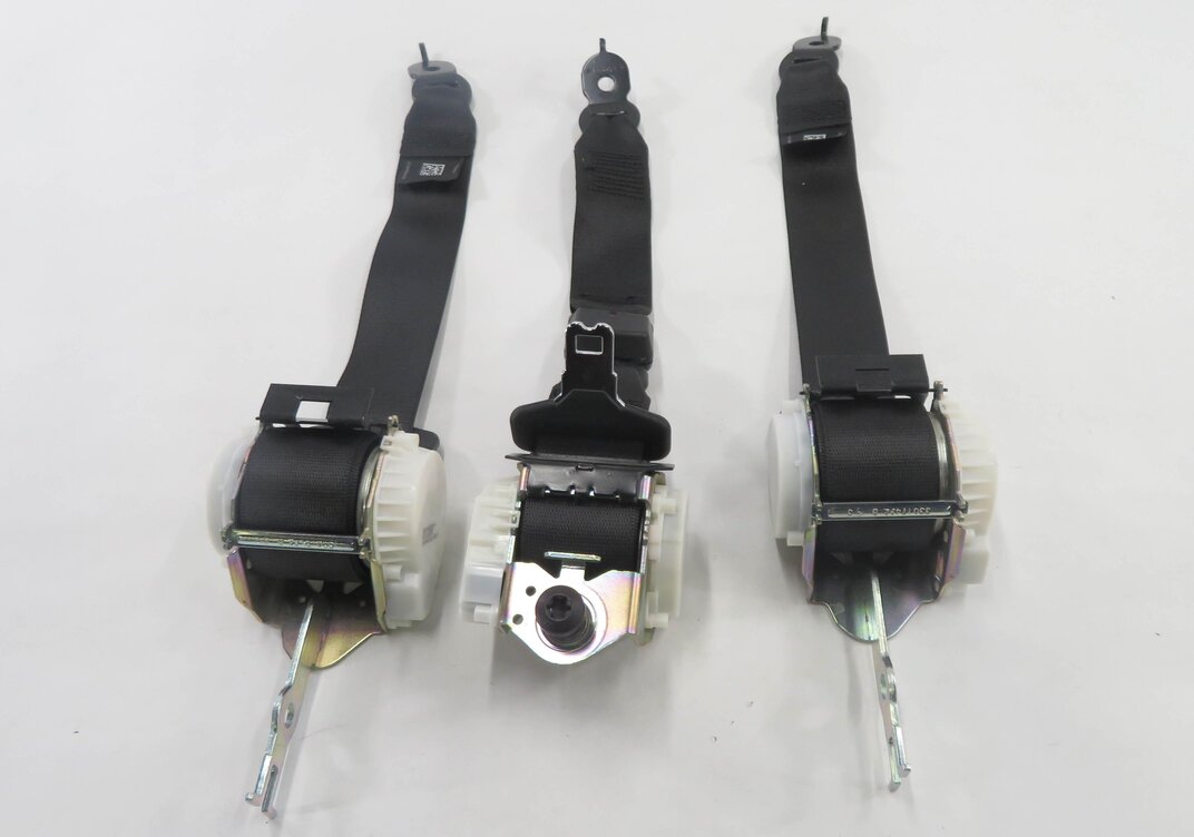 2011 BMW 535i (F10) REAR SEAT SEATBELT BUCKLE RETRACTOR SET-3 (BLACK)