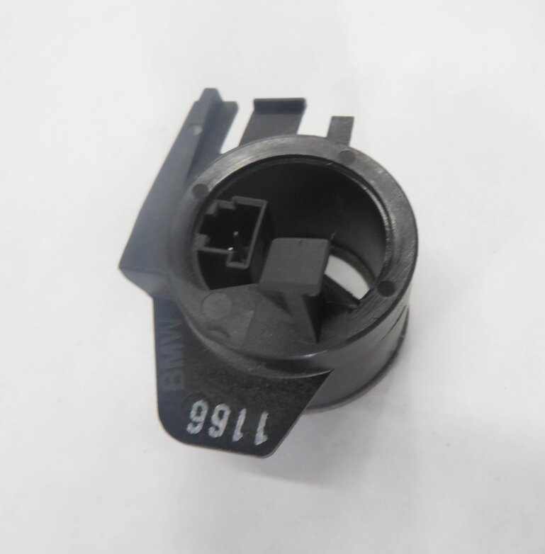 Thumbnail 4: 2011 BMW 535i (F10) IGNITION SWITCH KEY RING SENSOR