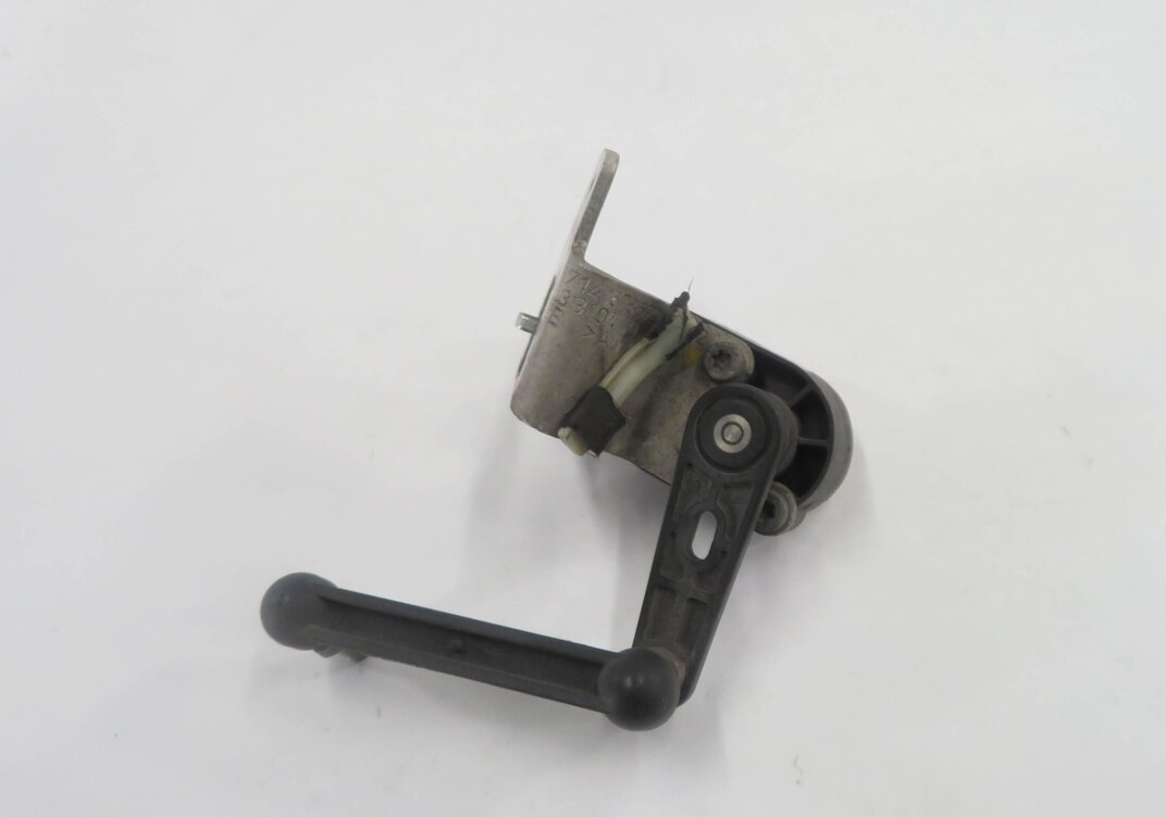 Thumbnail 6: 2011 BMW 535i (F10) LEFT DRIVER REAR SUSPENSION HEIGHT LEVEL SENSOR