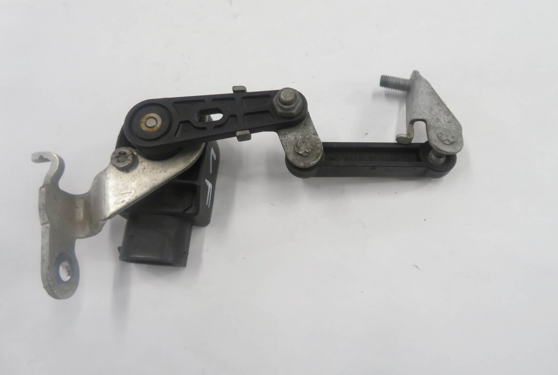 Thumbnail 6: 2011 BMW 535i (F10) LEFT FRONT DRIVER SUSPENSION HEIGHT LEVEL SENSOR