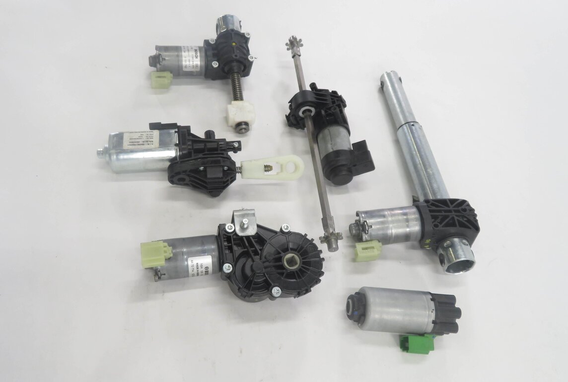 Thumbnail 4: 2011 BMW 535i (F10) RIGHT FRONT PASSENGER POWER SEAT ADJUSTMENT MOTOR SET-6