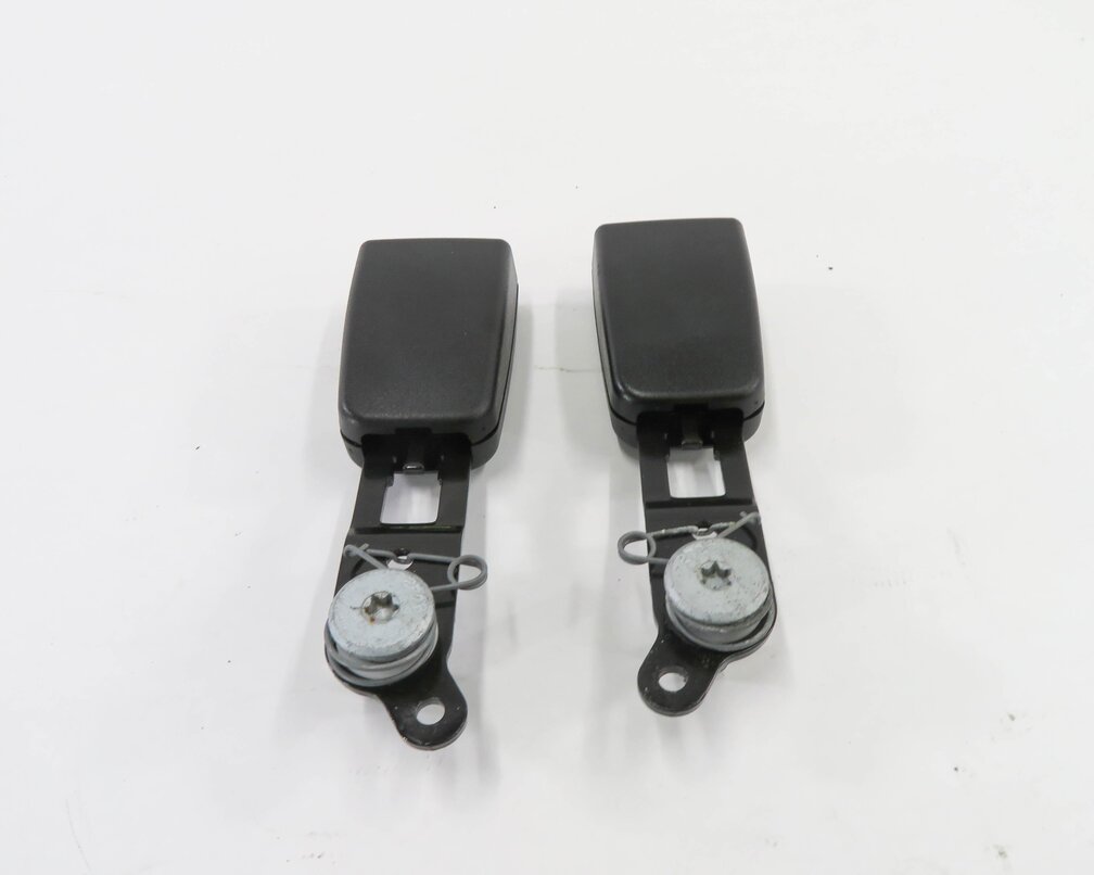 Thumbnail 5: 2006 MERCEDES R350 (W251) REAR 3rd THIRD ROW SEAT SEATBELT RECEIVER SET (BLACK)