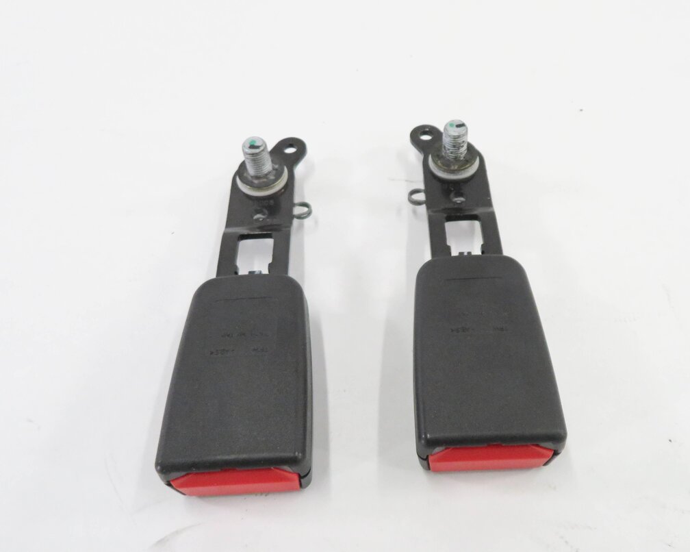 Thumbnail 6: 2006 MERCEDES R350 (W251) REAR 3rd THIRD ROW SEAT SEATBELT RECEIVER SET (BLACK)