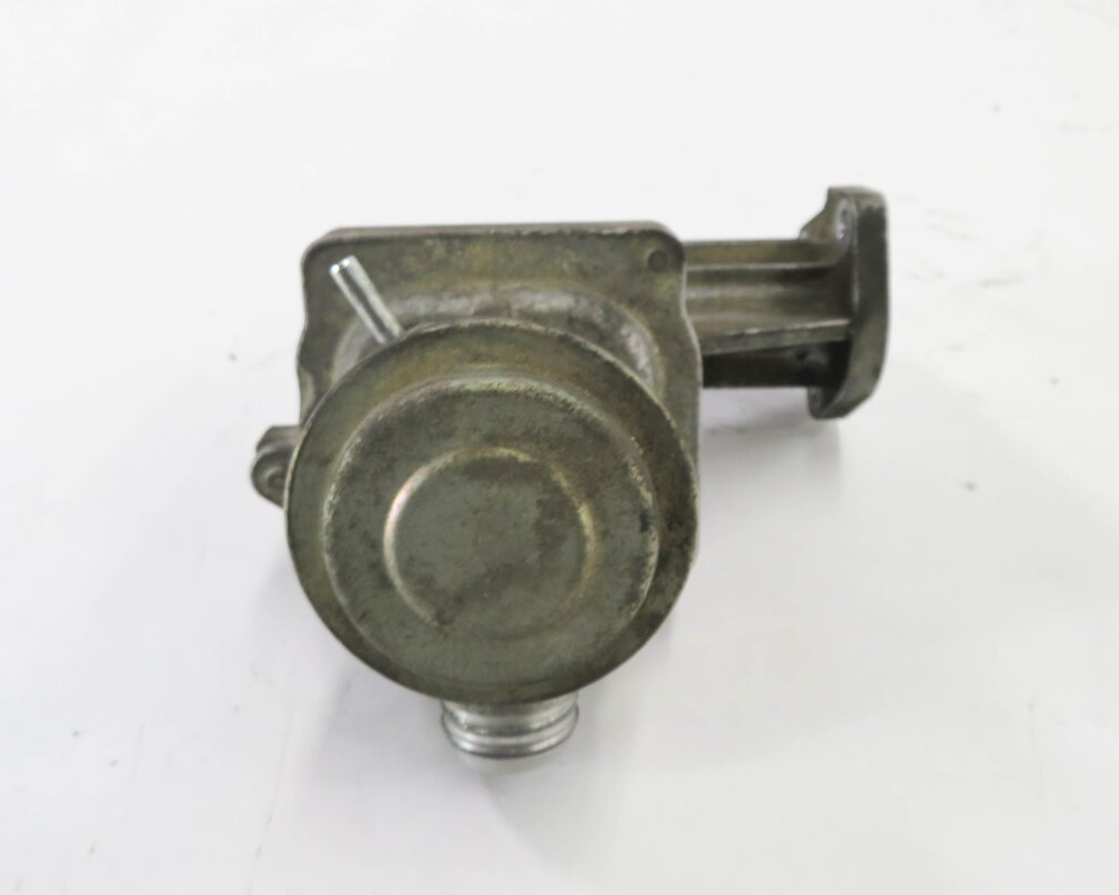 Thumbnail 6: 2006 MERCEDES R350 (W251) 3.5L M272 V6 - SECONDARY AIR INJECTION CHECK VALVE