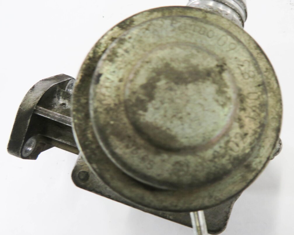 Thumbnail 7: 2006 MERCEDES R350 (W251) 3.5L M272 V6 - SECONDARY AIR INJECTION CHECK VALVE