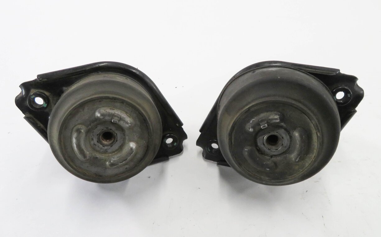 Thumbnail 2: 2006 MERCEDES R350 (W251) 3.5L V6 ENGINE - LEFT & RIGHT MOTOR MOUNT SET-2