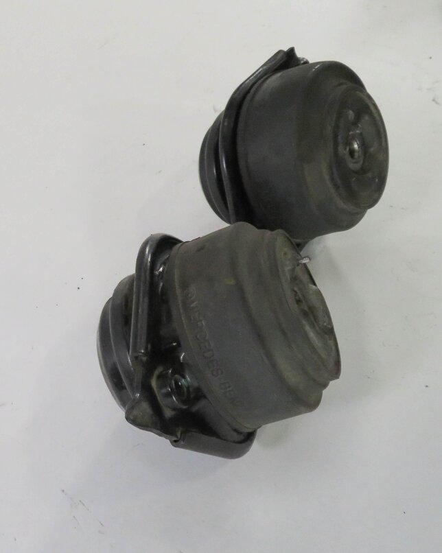 Thumbnail 4: 2006 MERCEDES R350 (W251) 3.5L V6 ENGINE - LEFT & RIGHT MOTOR MOUNT SET-2