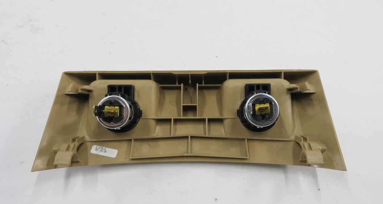 Thumbnail 5: 2006 MERCEDES R350 (W251) REAR CONSOLE POWER OUTLET SET w/ TRIM (BROWN)