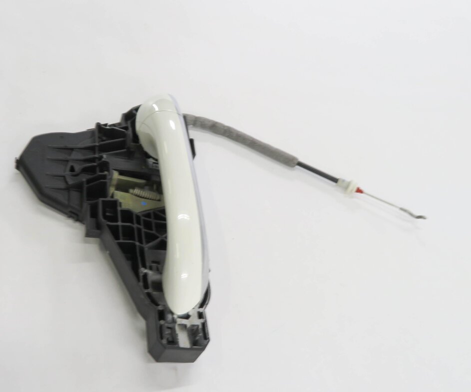 Thumbnail 4: 06 MERCEDES BENZ R350 (W251) RIGHT FRONT PASSENGER DOOR HANDLE (ALABASTER WHITE)