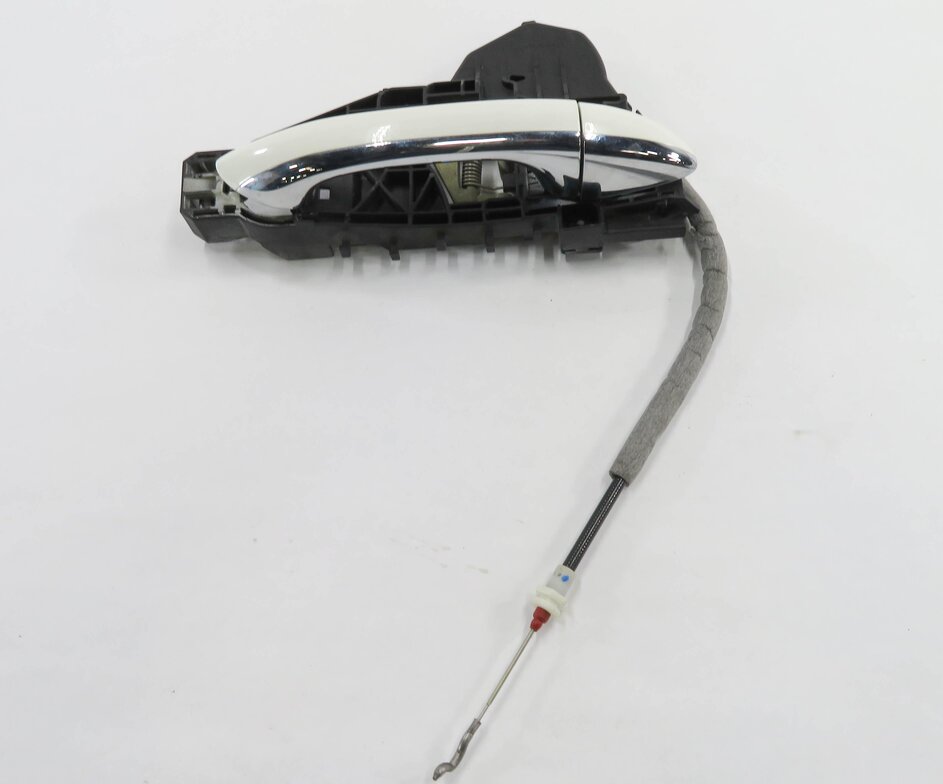 Thumbnail 5: 06 MERCEDES BENZ R350 (W251) RIGHT FRONT PASSENGER DOOR HANDLE (ALABASTER WHITE)