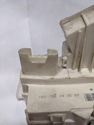 Thumbnail 8: 2006-2008 MERCEDES R320 R350 R500 R63 AMG (W251) RIGHT REAR DOOR LOCK LATCH