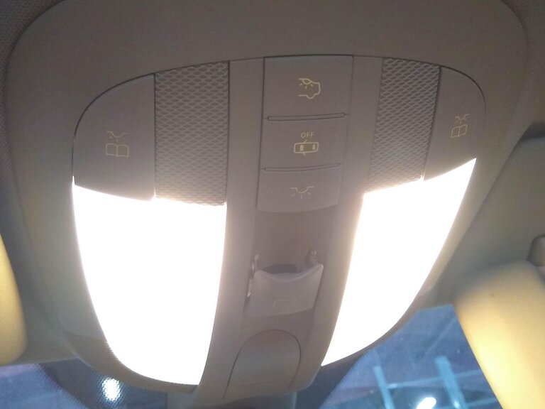 Thumbnail 2: 2006 MERCEDES R350 (W251) FRONT MAP READING COURTESY DOME LIGHT LAMP (BROWN)