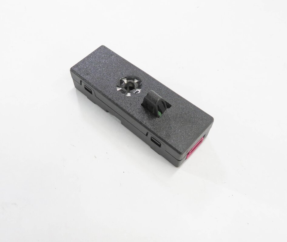 2013 RANGE ROVER EVOQUE (L538) AERIAL ANTENNA AMP AMPLIFIER ISOLATOR MODULE