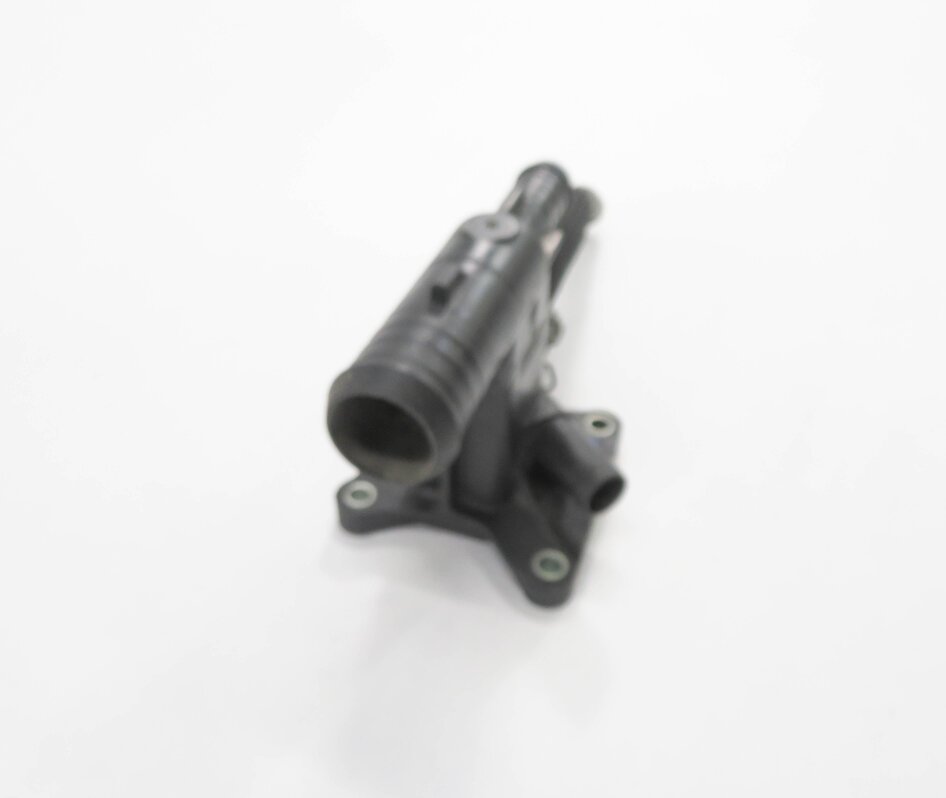Thumbnail 3: 2013 RANGE ROVER EVOQUE (L538) 2.0L TURBO ENGINE WATER OUTLET THERMOSTAT HOUSING