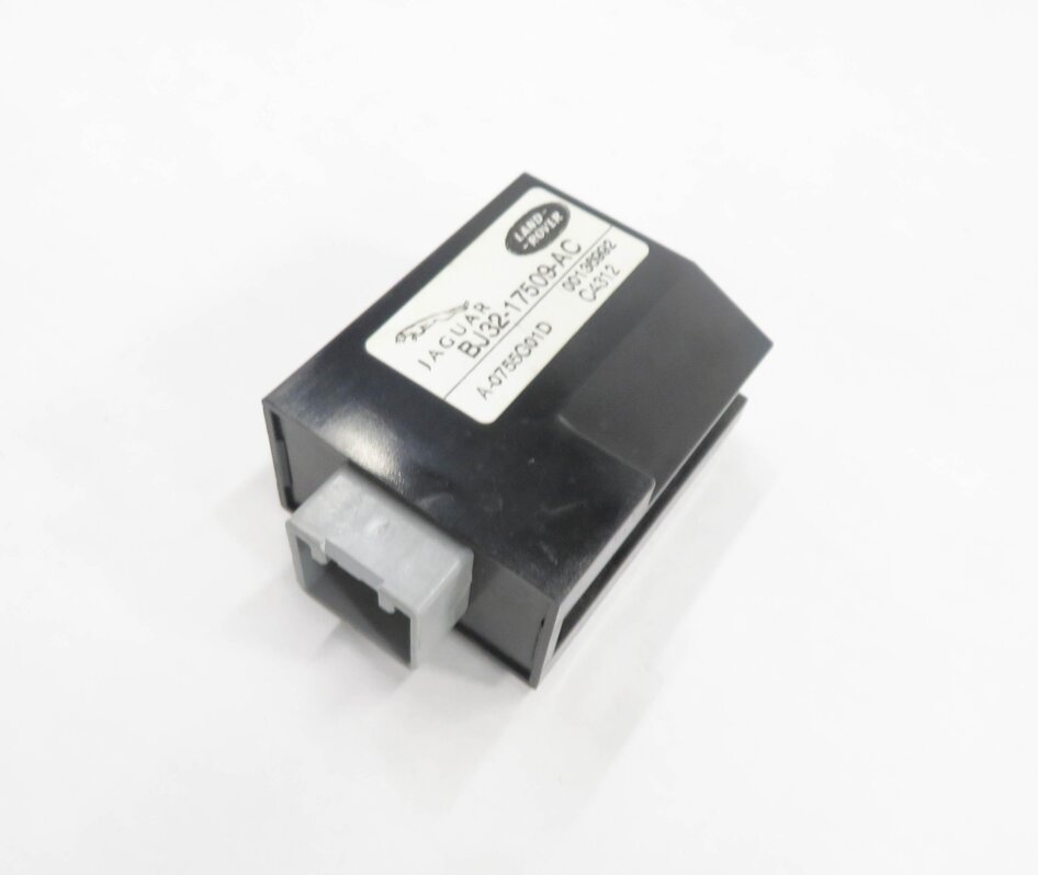 2013 RANGE ROVER EVOQUE (L538) WINDSHILED WIPER RELAY MODULE