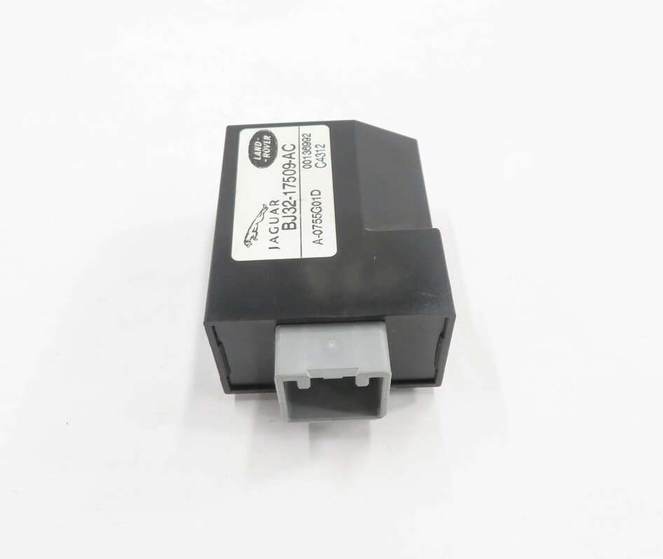 Thumbnail 2: 2013 RANGE ROVER EVOQUE (L538) WINDSHILED WIPER RELAY MODULE