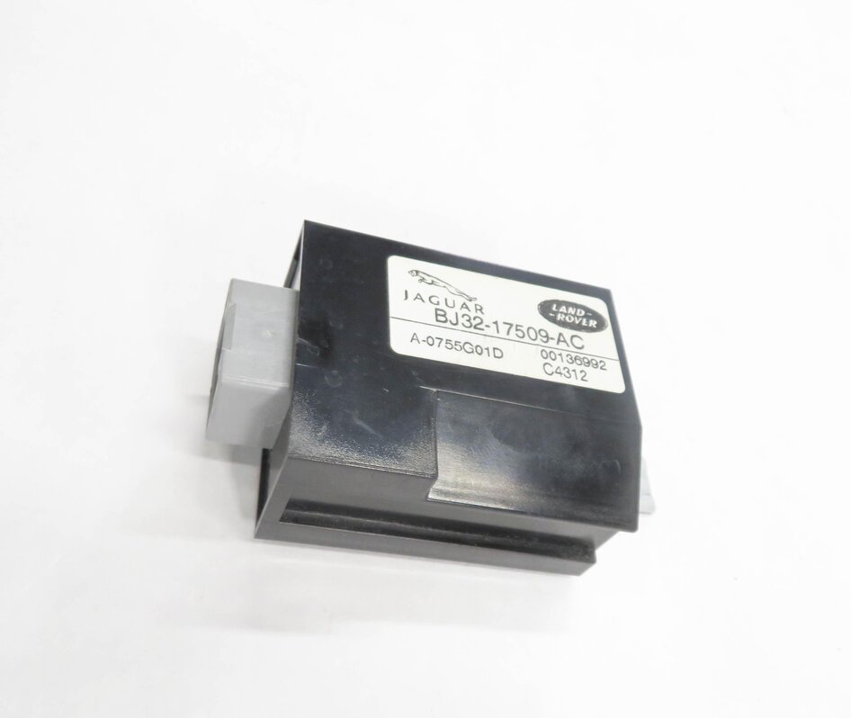 Thumbnail 3: 2013 RANGE ROVER EVOQUE (L538) WINDSHILED WIPER RELAY MODULE