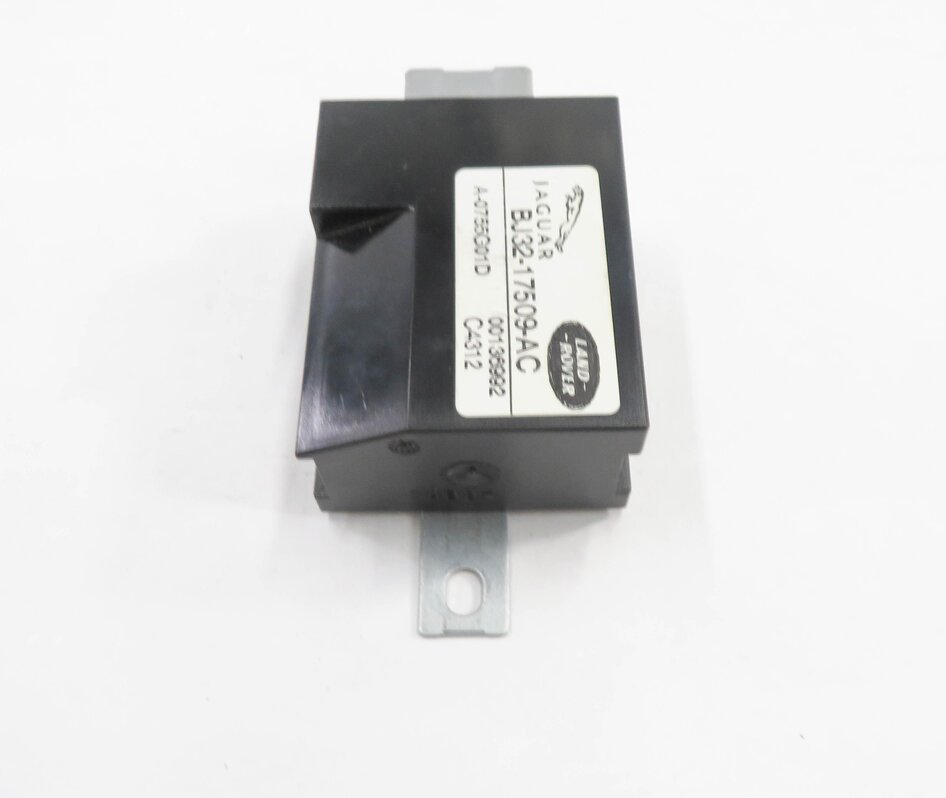 Thumbnail 5: 2013 RANGE ROVER EVOQUE (L538) WINDSHILED WIPER RELAY MODULE