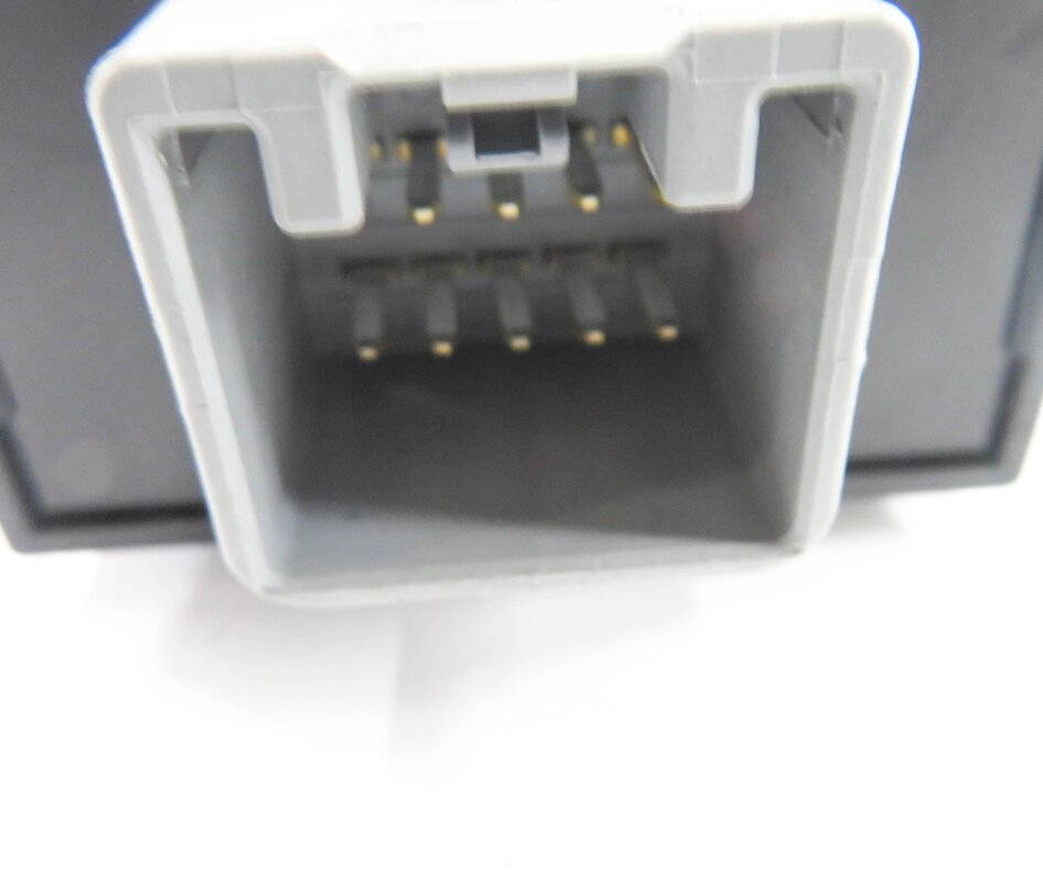 Thumbnail 7: 2013 RANGE ROVER EVOQUE (L538) WINDSHILED WIPER RELAY MODULE