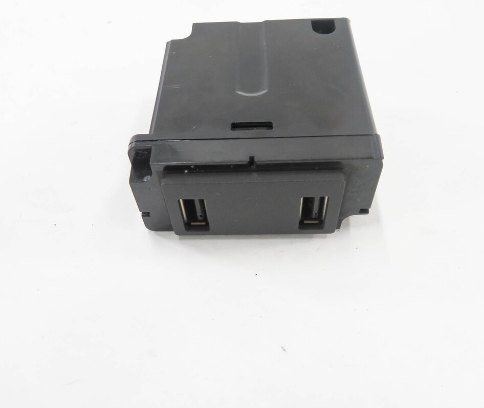 Thumbnail 6: 2013 RANGE ROVER EVOQUE (L538) AUX AUXILIARY MEDIA USB PORT INTERFACE MODULE