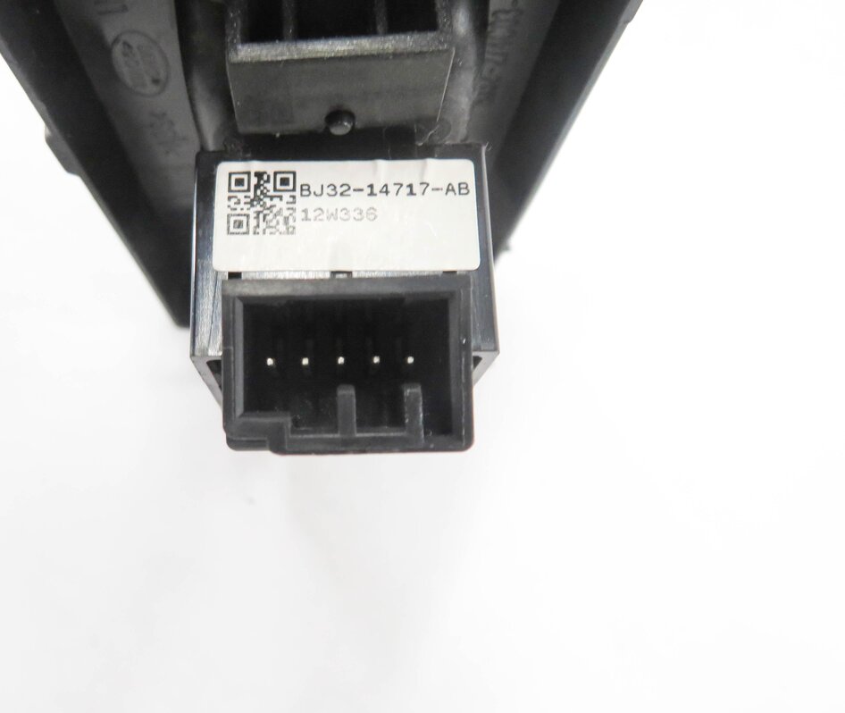 Thumbnail 7: 2013 RANGE ROVER EVOQUE (L538) LEFT REAR DOOR POWER WINDOW SWITCH BUTTON