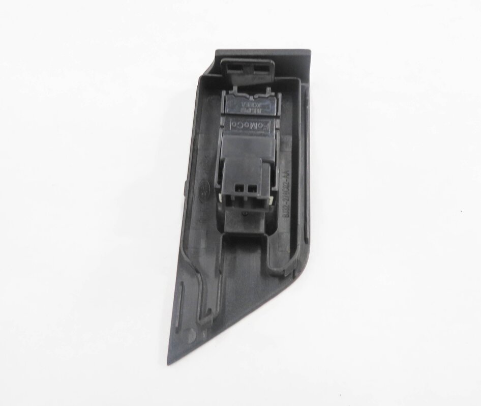 Thumbnail 6: 2013 RANGE ROVER EVOQUE (L538) RIGHT REAR DOOR POWER WINDOW SWITCH BUTTON