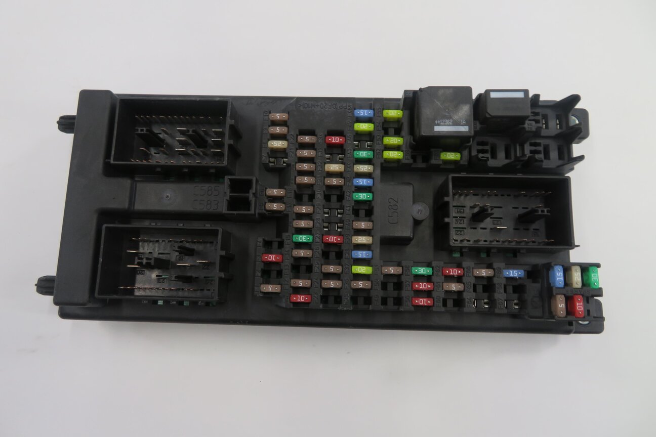 Thumbnail 5: 2013 RANGE ROVER EVOQUE (L538) 2.0T ENGINE FUSE BOX IMMOBILIZER MODULE KEY SET
