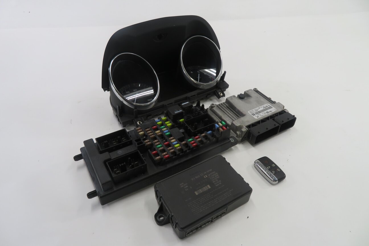 Thumbnail 7: 2013 RANGE ROVER EVOQUE (L538) 2.0T ENGINE FUSE BOX IMMOBILIZER MODULE KEY SET